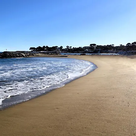 Les Eucalyptus-12 By Interhome